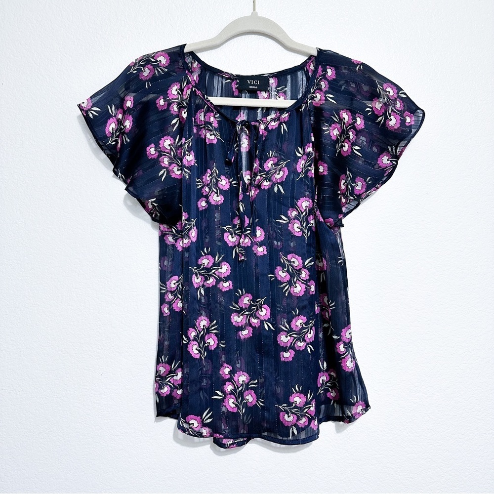 Vici Floral Flutter Sleeve Short Sleeve Blouse Top Size S